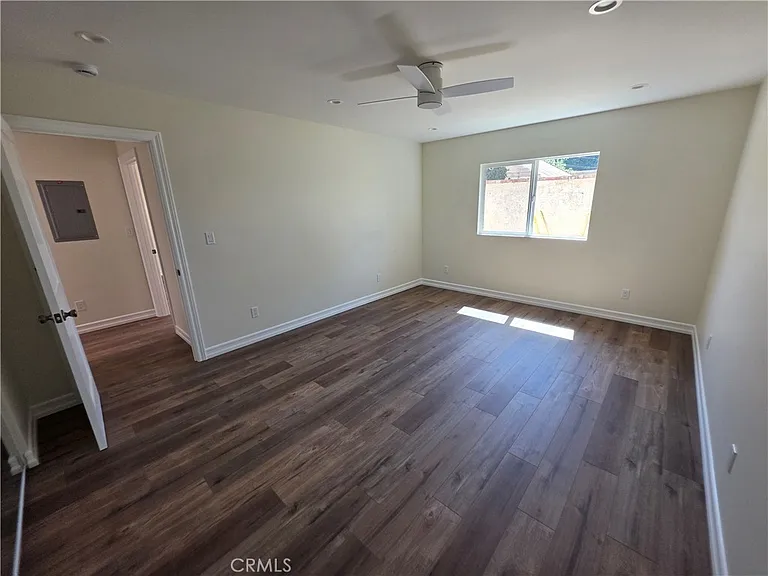 10849 N Swinton Ave — Photo 10