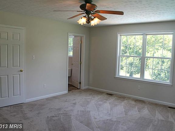 5th image of 1647 Hidden Hollow Dr
