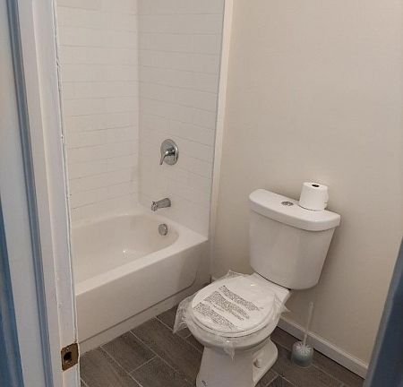 5th image of 121 Sanford St