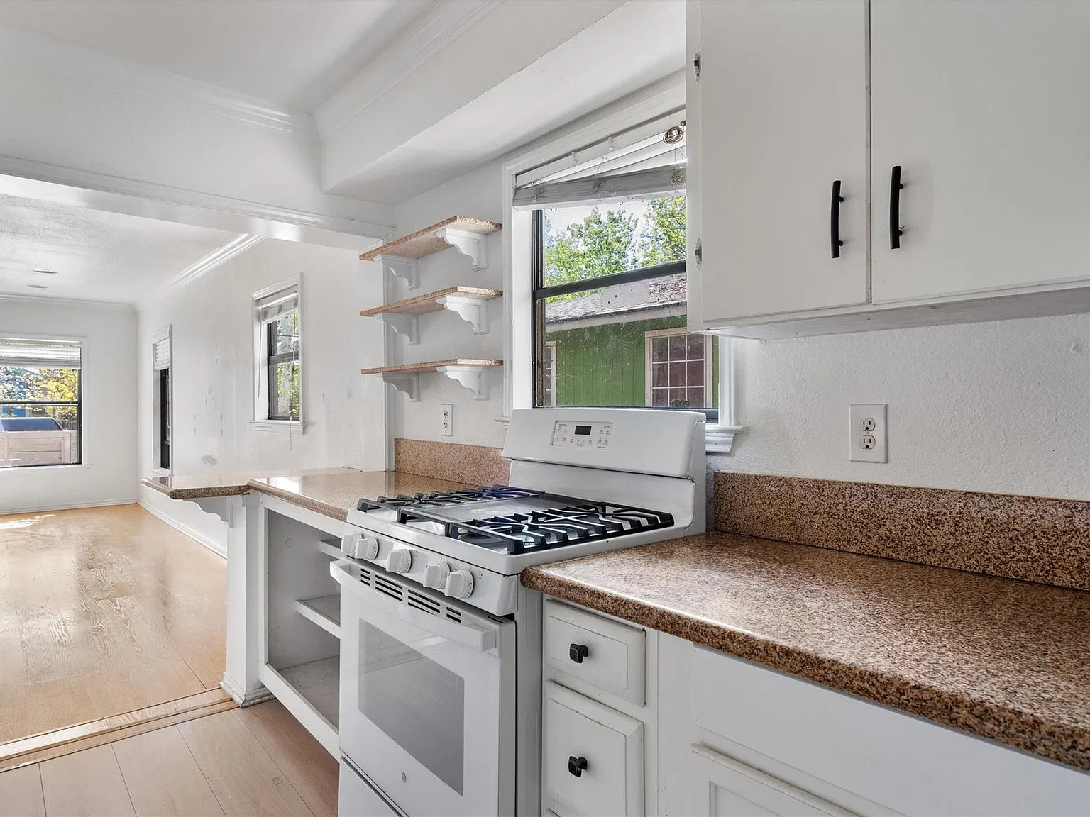 3 bed, 2.5 bath, 1344 sqft, $2,800 — Photo 3