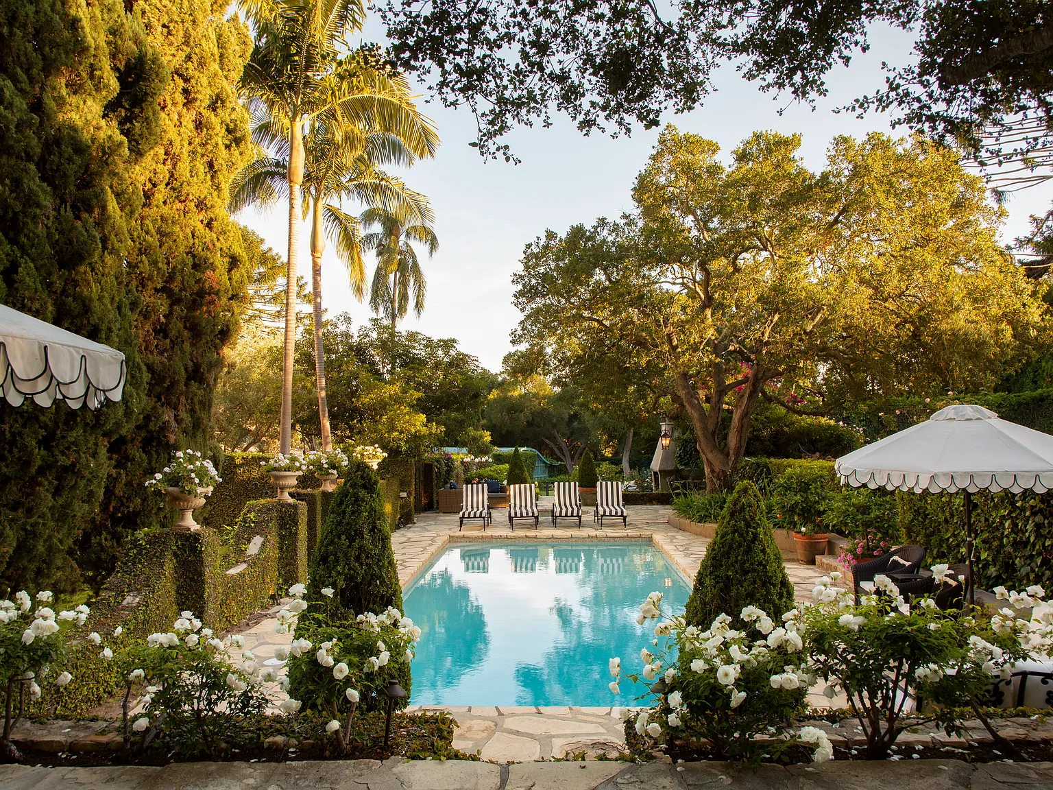 8 bed, 10000 sqft, $85,000 — Photo 3