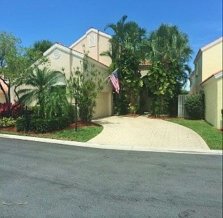 1st image of 2537 La Lique Cir