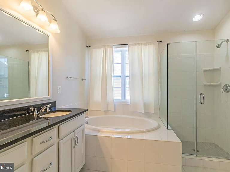 23409 Berkeley Meadows Dr — Photo 20