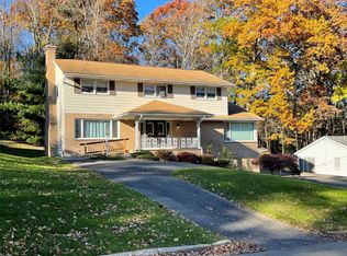 318 Ridgefield Rd, Endicott, NY 13760