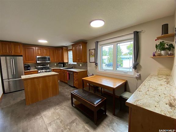 4th image of 38 Charleswood Cres