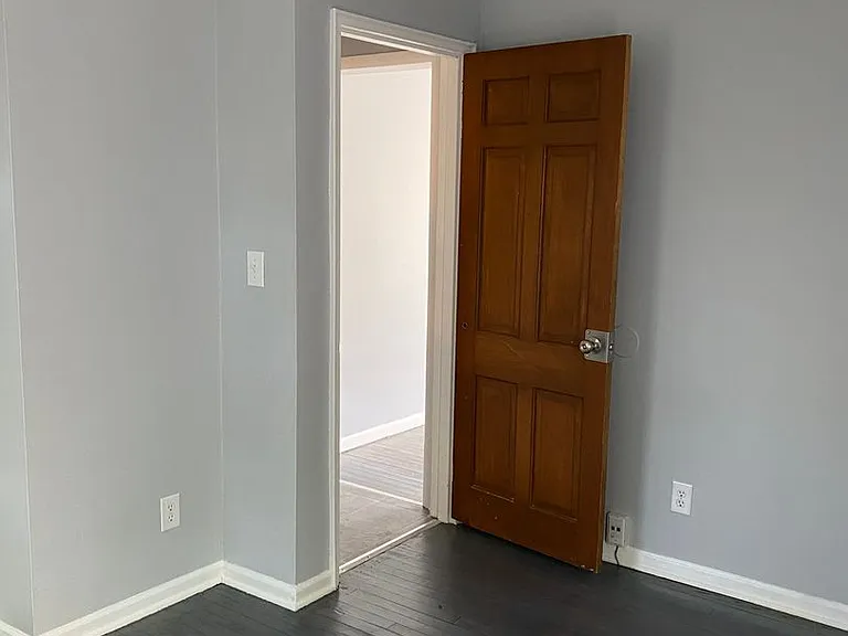 2503 Vendome Dr — Photo 4