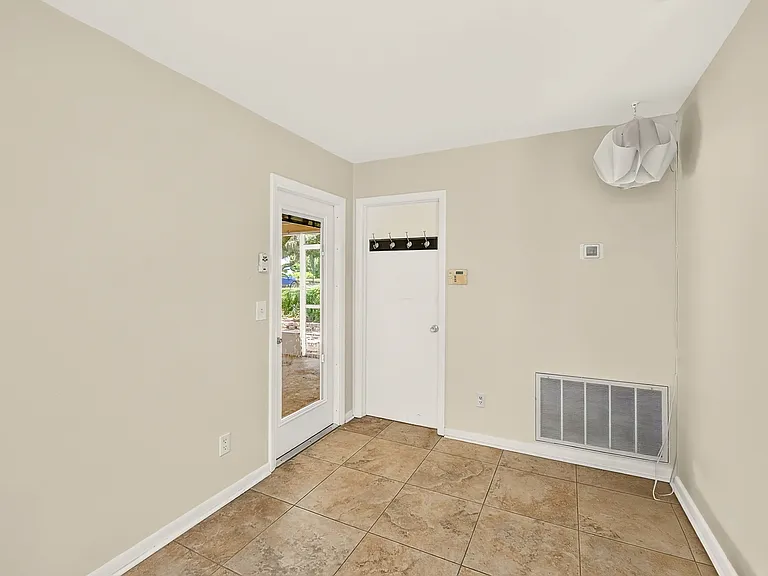 303 Saint Augustine Ave — Photo 11