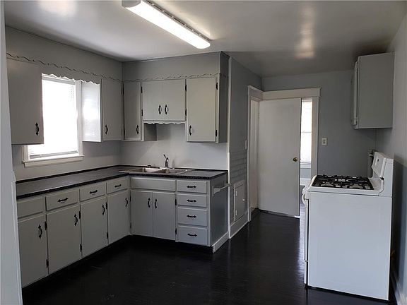 5th image of 1820 S Arlington Ave