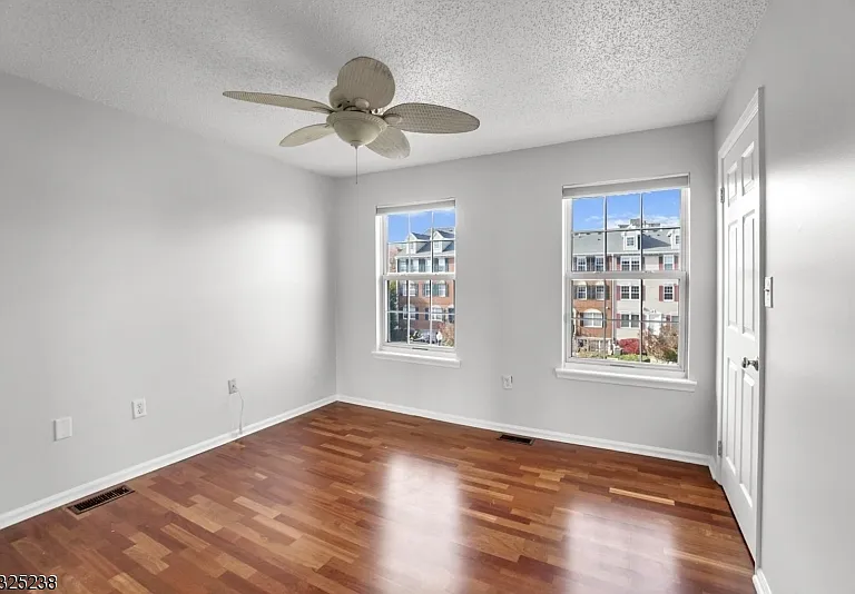 100 Callahan Ct — Photo 21