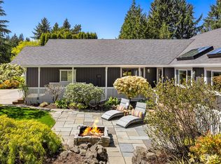 7595 NE Meadowmeer Ln, Bainbridge Island, WA 98110