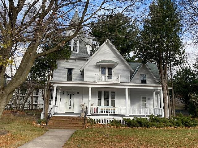 1st image of 125 Pine River Ln