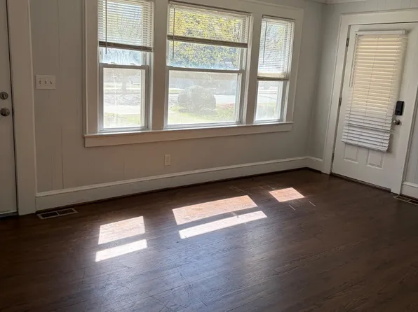 2927 Bancroft St, Charlotte, NC 28206