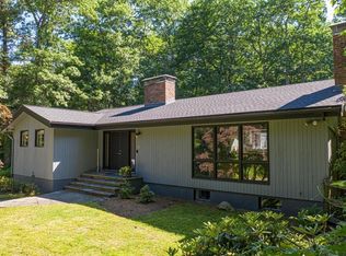 11 Sherbrooke Dr, Dover, MA 02030