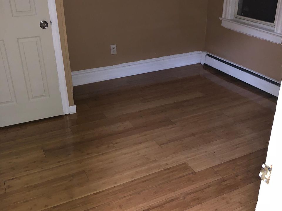 2nd image of 928 S 18th St #2