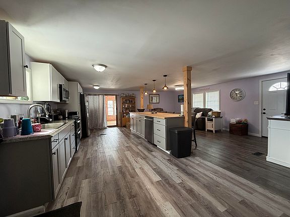 5th image of 60 Hidy Ave