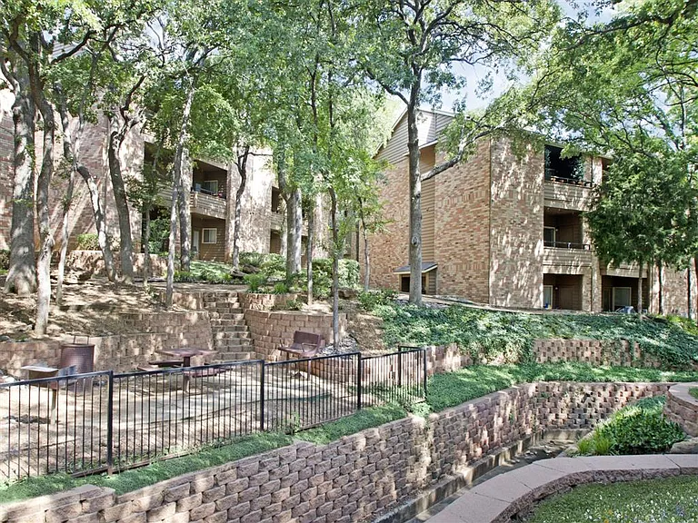 Woodchase Apartments — Photo 20