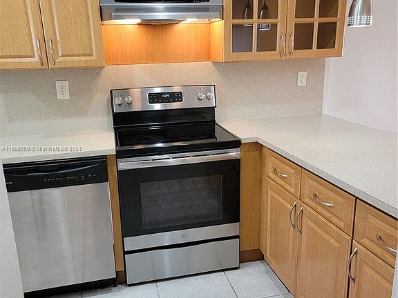 5th image of 4007 Coral Springs Dr #14