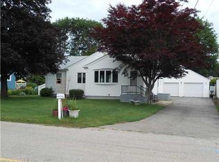 15 W Arch St, Pawcatuck, CT 06379