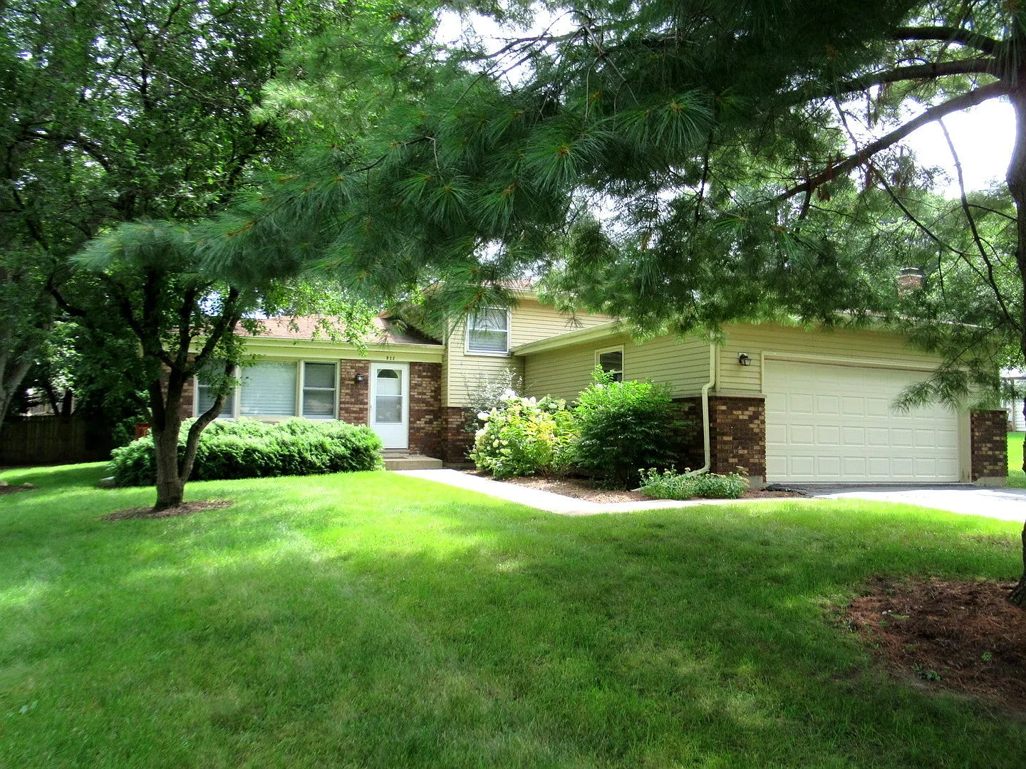 3 bed, 1365 sqft, $2,250 — Photo 2