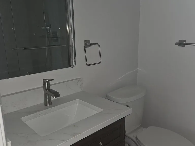 2843 NE 15th St — Photo 7
