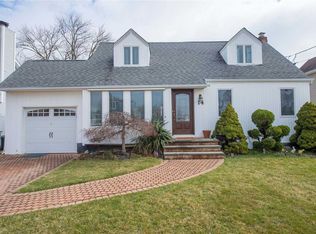 14 Michele Ter, Massapequa Park, NY 11762