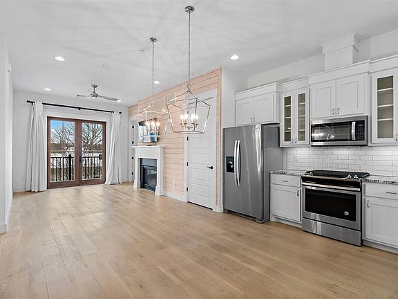 2nd image of 29 Water St #5