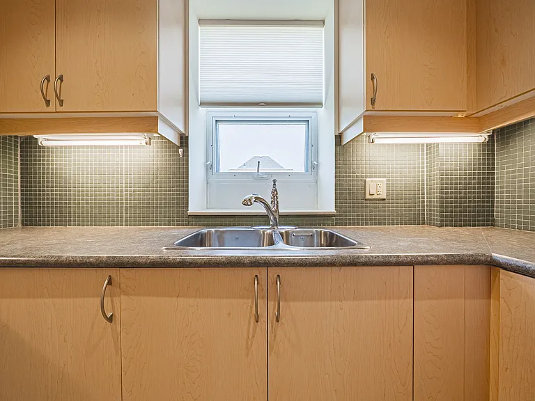 1425 Bayview Ave — Photo 14
