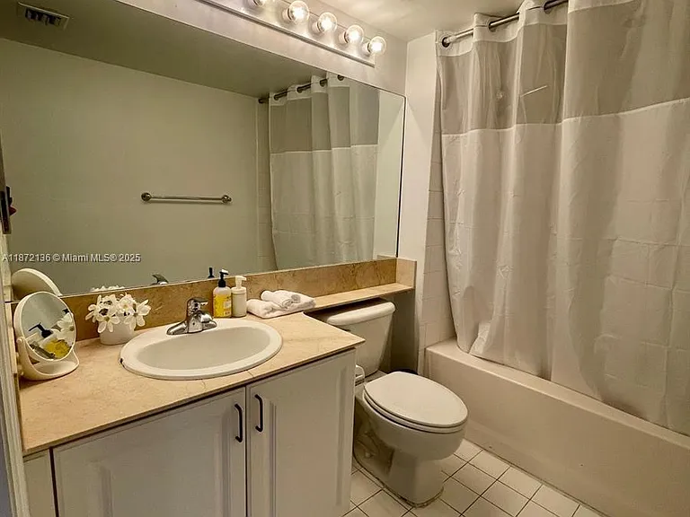 1155 Brickell Bay Dr #1805 — Photo 10
