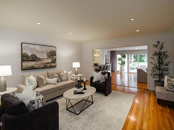5th image of 2067 E Woodlyn Rd