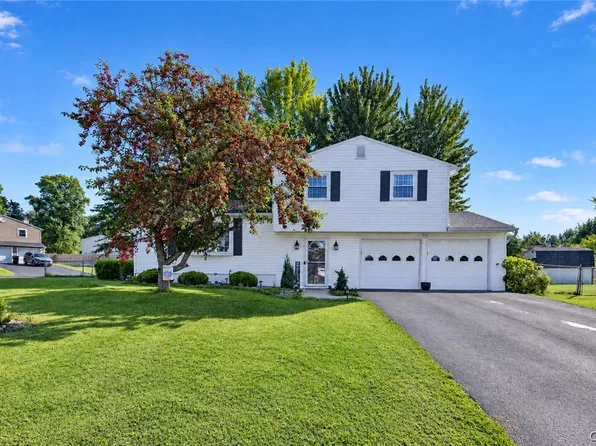 8162 Adamello Cir, Clay, NY 13041