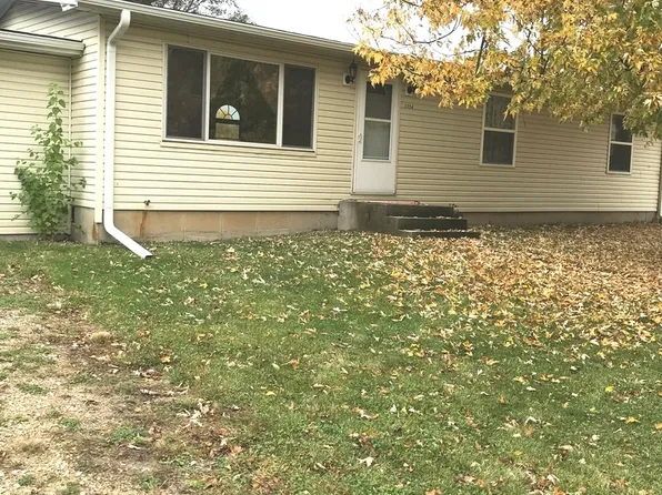 5 Circle Dr, Earlville, IL 60518