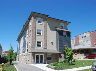 337 Spruce St #1A, Waterloo, ON N2L3M6