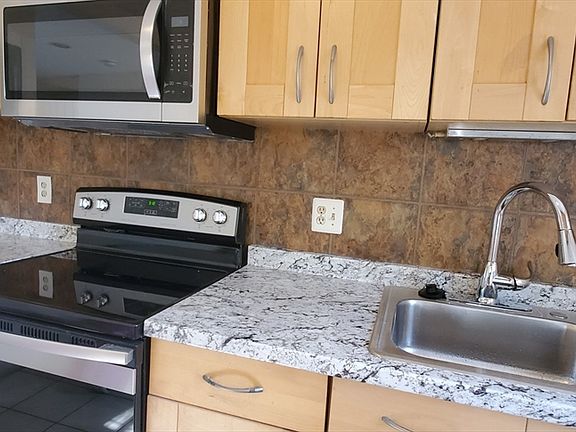 4th image of 36 Village Hill Ln #36