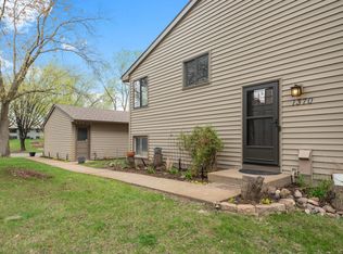1370 Arden View Dr, Arden Hills, MN 55112