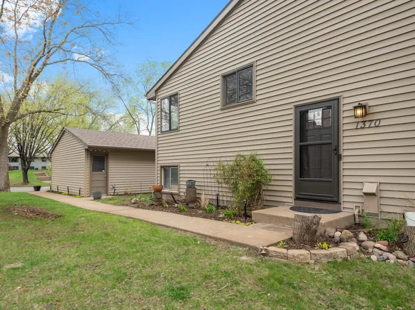 1370 Arden View Dr, Arden Hills, MN 55112