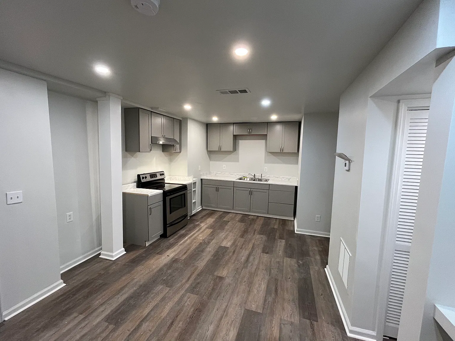 2 bed, 900 sqft, $1,350 — Photo 3