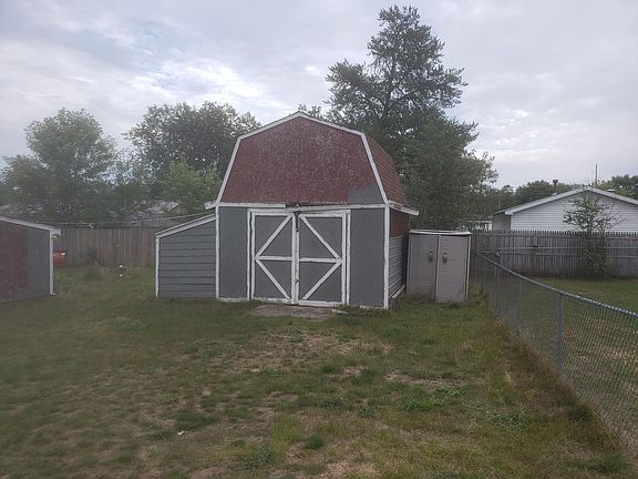 3rd image of 1052 Knollwood Dr
