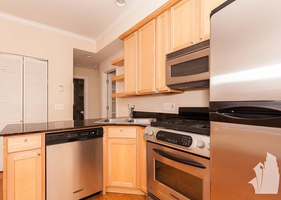 1st image of 3245 N Clifton Ave