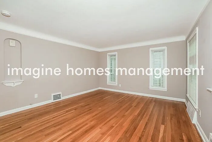 2080 Olive Ave — Photo 4