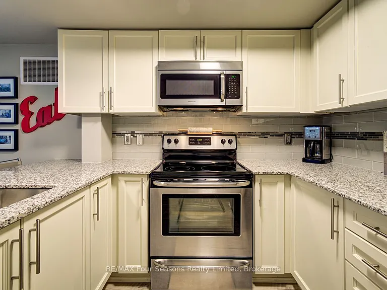 4 Brandy Lane Dr #108 — Photo 8