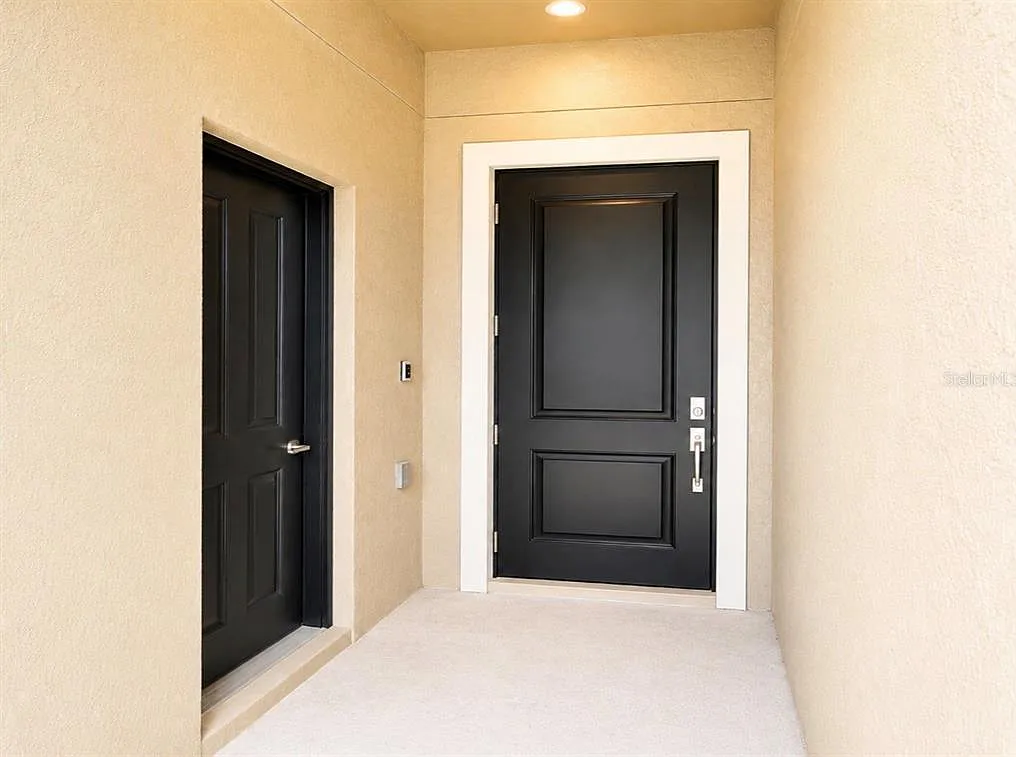 4 bed, 3.0 bath, 2090 sqft, $3,000 — Photo 2