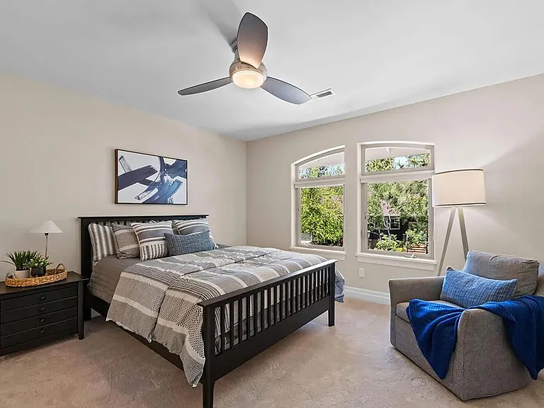 2939 NW Fairway Heights Dr — Photo 40