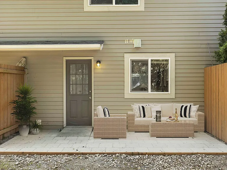 Townhomes at Melody Hill - Beautifully Renovated Townhomes — Photo 17