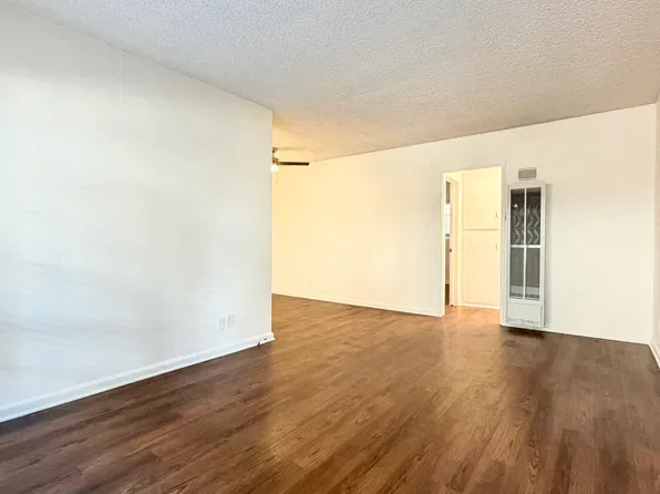 11026 Crenshaw Blvd APT 3, Inglewood, CA 90303
