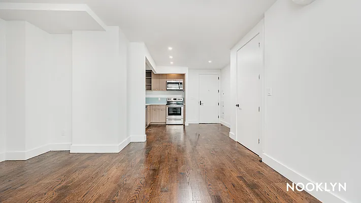 Rented by Nooklyn NYC LLC | media 9