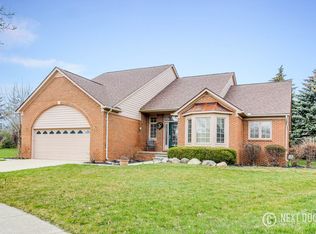 3327 Paddington Ct, Rochester Hills, MI 48309