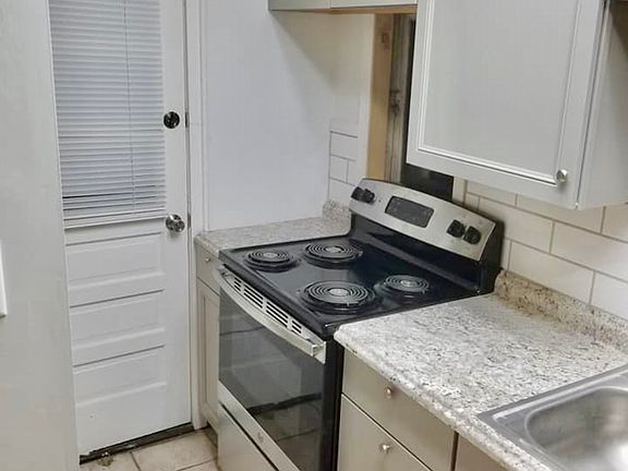 2nd image of 163 Douglass St APT 1