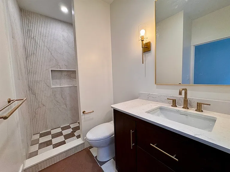 139 Sycamore St #1 — Photo 5