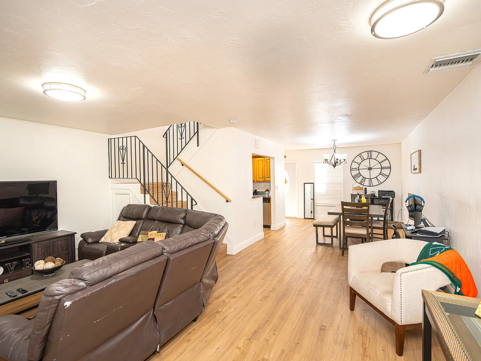 4 bed, 2.5 bath, 1205 sqft, $3,900 — Photo 2