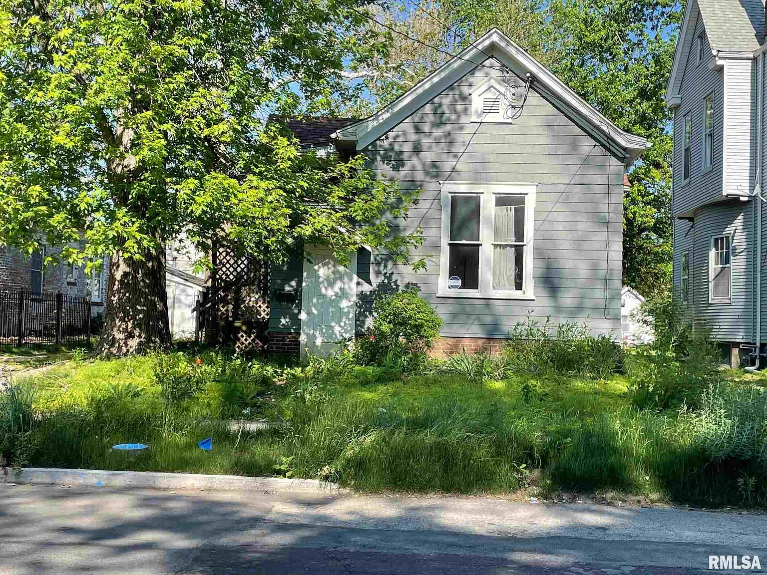 1105 N Sheridan Rd photo 1